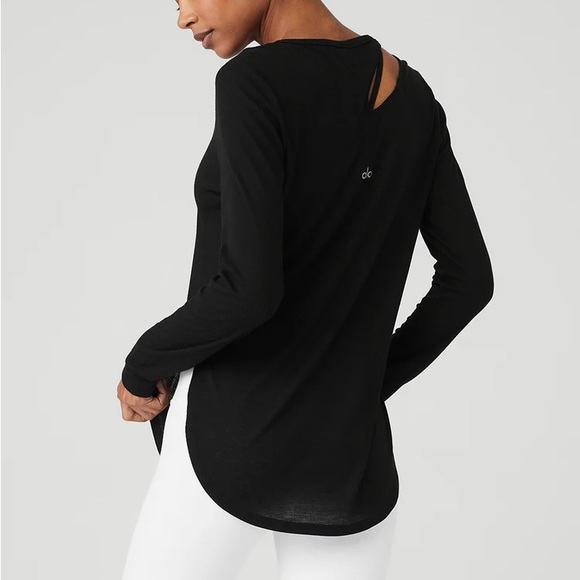 Ribbed Peak Long Sleeve Top XS – Relaxed Fit 🖤 - Picture 2 of 7